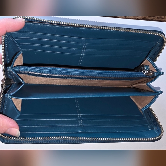 Coach TEAL LEATHER Zipper Wallet - Picture 3 of 4